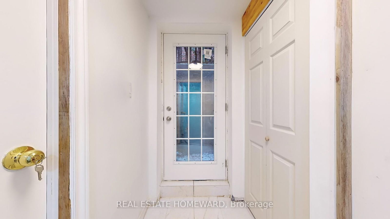 Detached House for lease at Lower-62 Mcclenny Drive, Aurora, Aurora Highlands, L4G 5P5 - MLS: N12061227