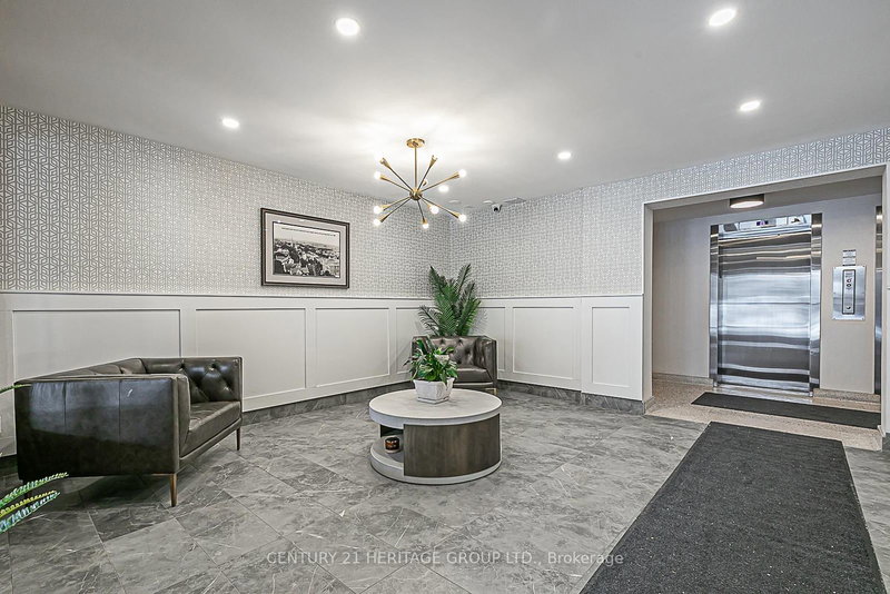 304 - 67 Richmond St, Richmond Hill, L4C 3Y3 | Image 3