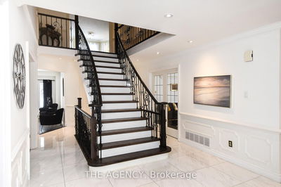 367 Fairway Gdns, Newmarket - Glenway Estates image-0-1