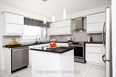 367 Fairway Gdns, Newmarket - Glenway Estates image-0-4