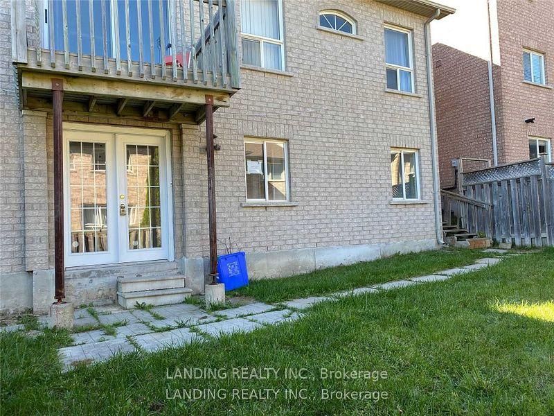 Detached House for lease at Lower-355 Marble Place, Newmarket, Woodland Hill, L3X 2P1 - MLS: N12064498