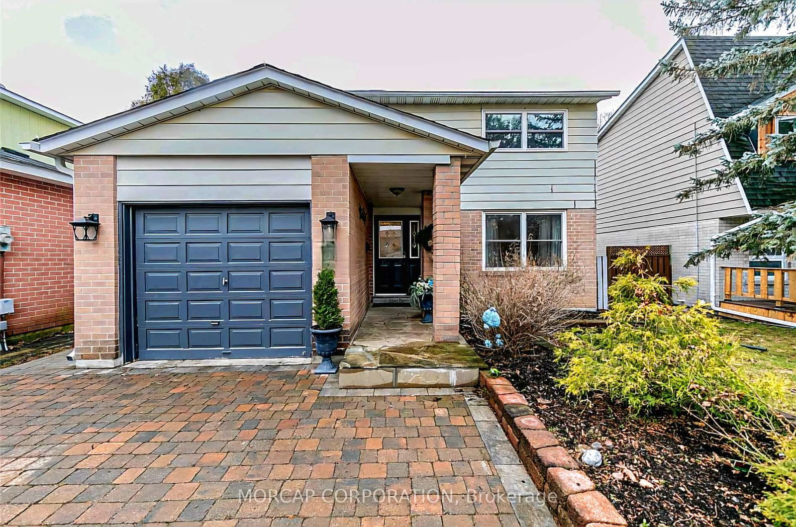 Detached House for lease at Main & Upper-494 Dixon Boulevard, Newmarket, Central Newmarket, L3Y 5E1 - MLS: N12064717