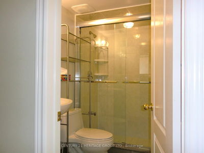63 Leitchcroft Cres, Markham - Commerce Valley image-0-2