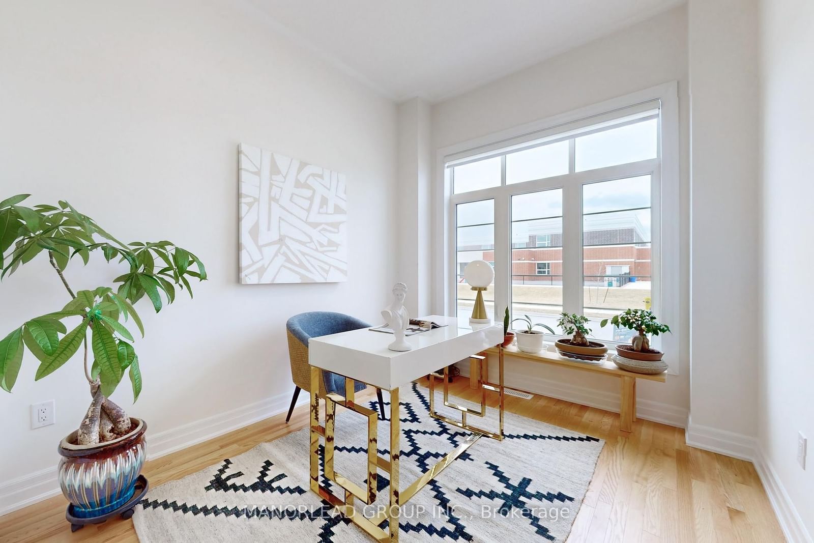 Listing Image 11