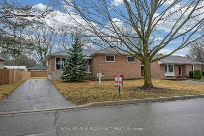 Detached House sold at 38 Jasper Drive, Aurora, Ontario, L4G 3B9 - Aurora Heights - MLS: N12067444