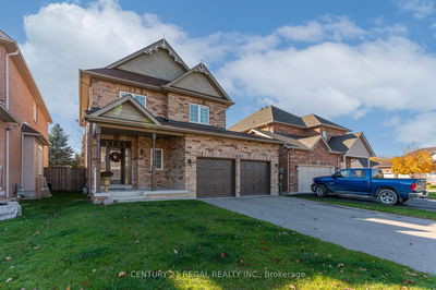 4 Hayfield Ave, Uxbridge - Uxbridge image-0-1