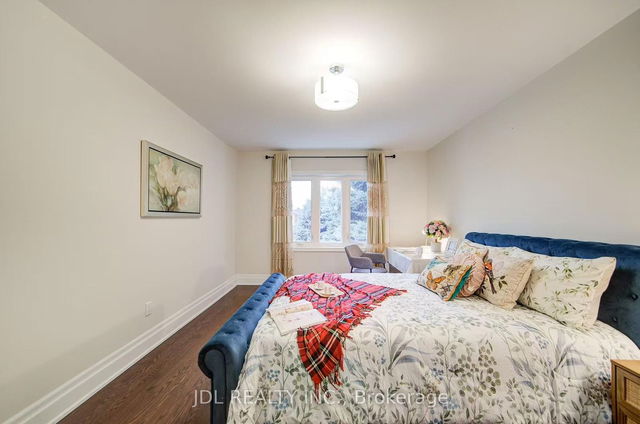 Room E - 3 Moses Crescent
