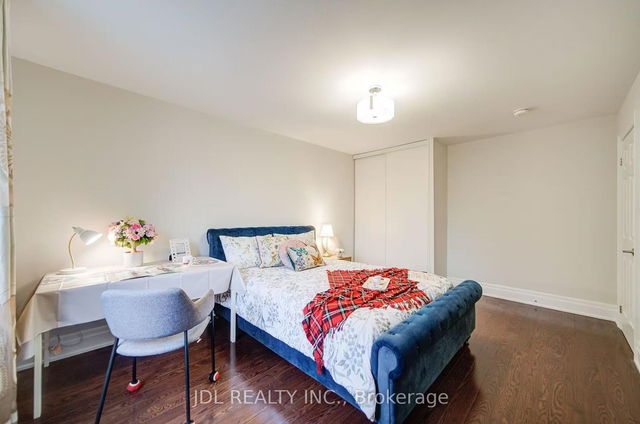 Room E - 3 Moses Crescent