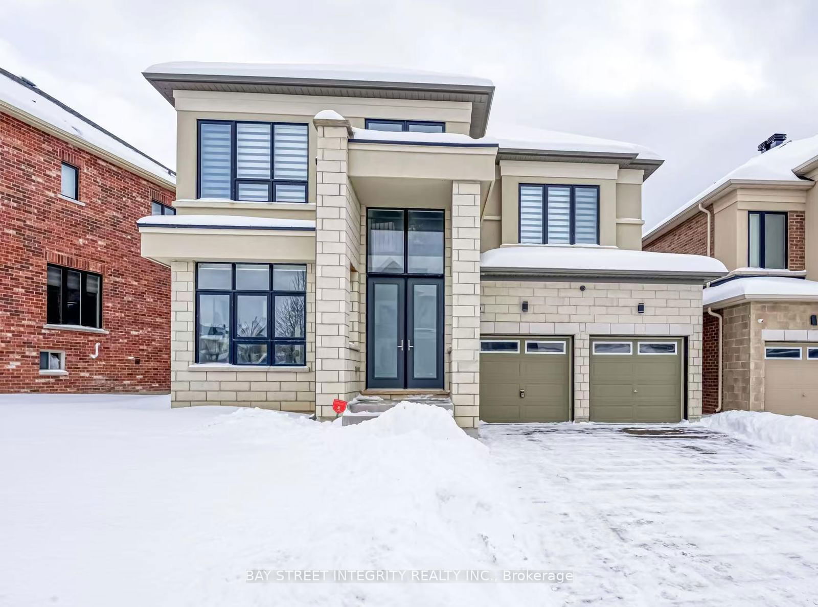 Detached House sold at 90 Crane Street, Aurora, Rural Aurora, L4G 1C9 - MLS: N12070896