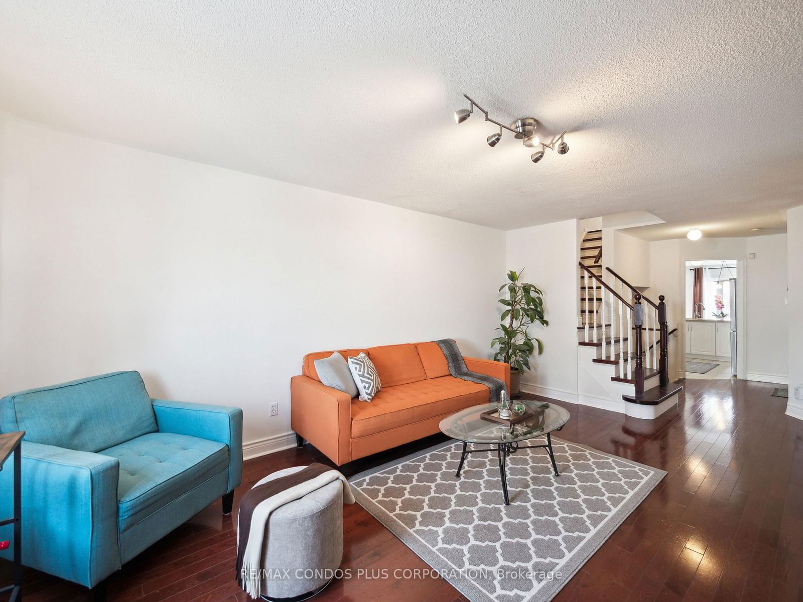 Townhouse sold at 38 Coburg Crescent, Richmond Hill, Langstaff, L4B 4E1 - MLS: N12070924
