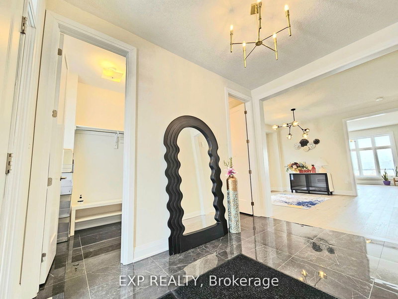 33 John Dallimore Dr, Georgina, L4P 0S6 | Image 2