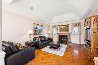 24 George Pipher Lane, Whitchurch-Stouffville - Ballantrae image-0-4