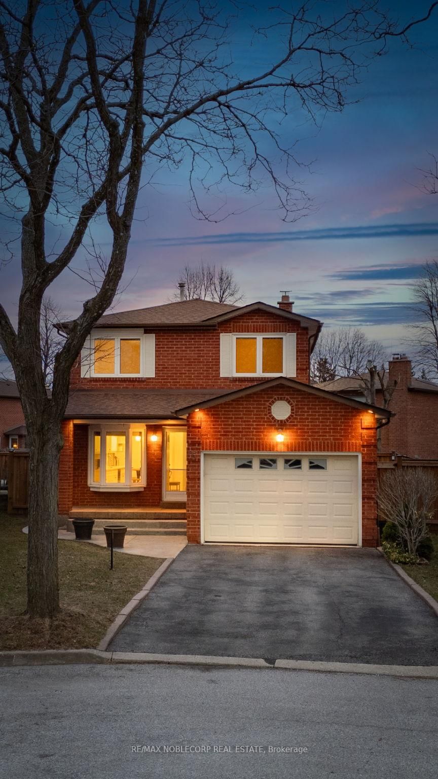 Detached House for sale at 5 Matt Court, Vaughan, Maple, L6A 1B9 - MLS: N12072405