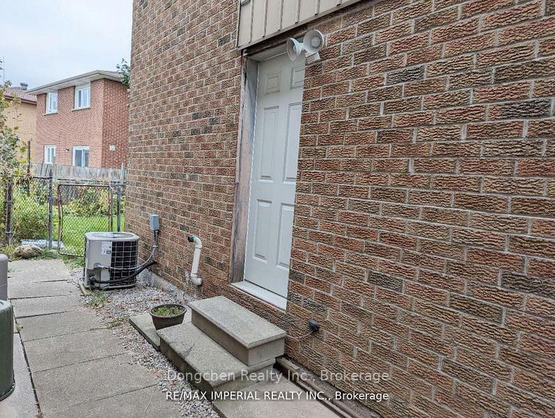 Semi-Detached House leased at 145 Risebrough Crct, Markham, Milliken Mills West, L3R 3E2 - MLS: N12073733