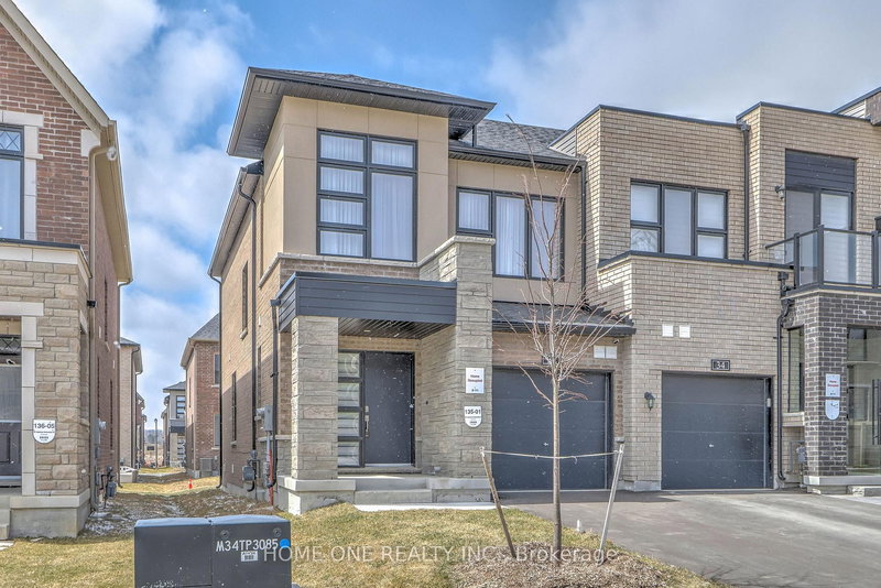 32 Jessica Antonella St, Markham, L6C 3K3 | Image 2