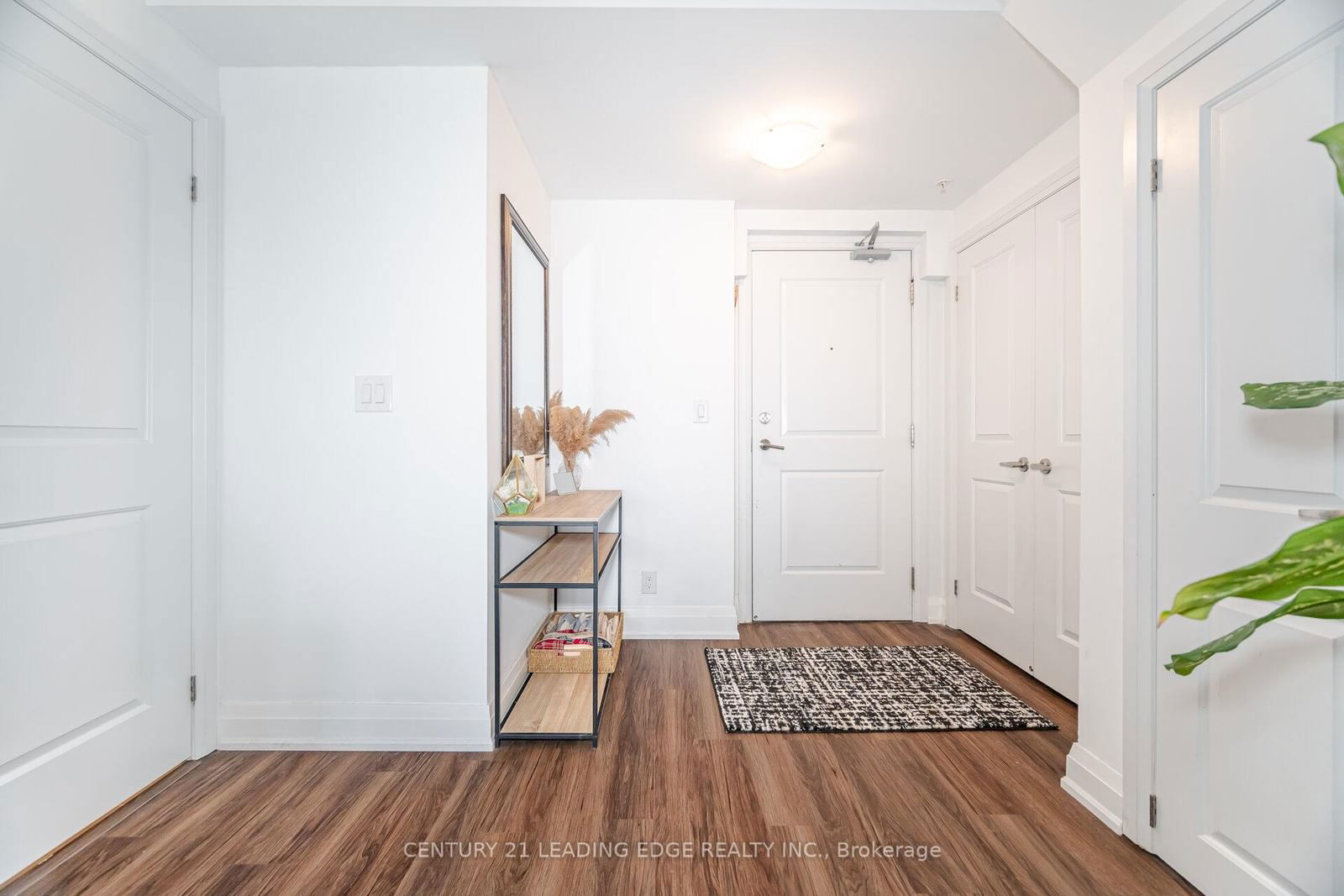 Townhouse sold at 108-24 Woodstream Boulevard, Vaughan, Vaughan Grove, L4L 8C4 - MLS: N12074073