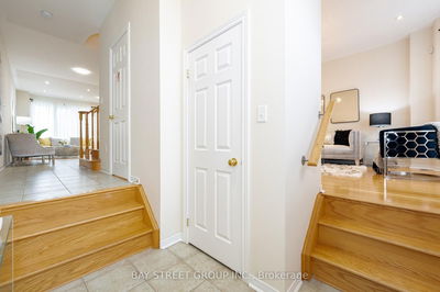 10255 Woodbine Ave, Markham - Cathedraltown image-0-2