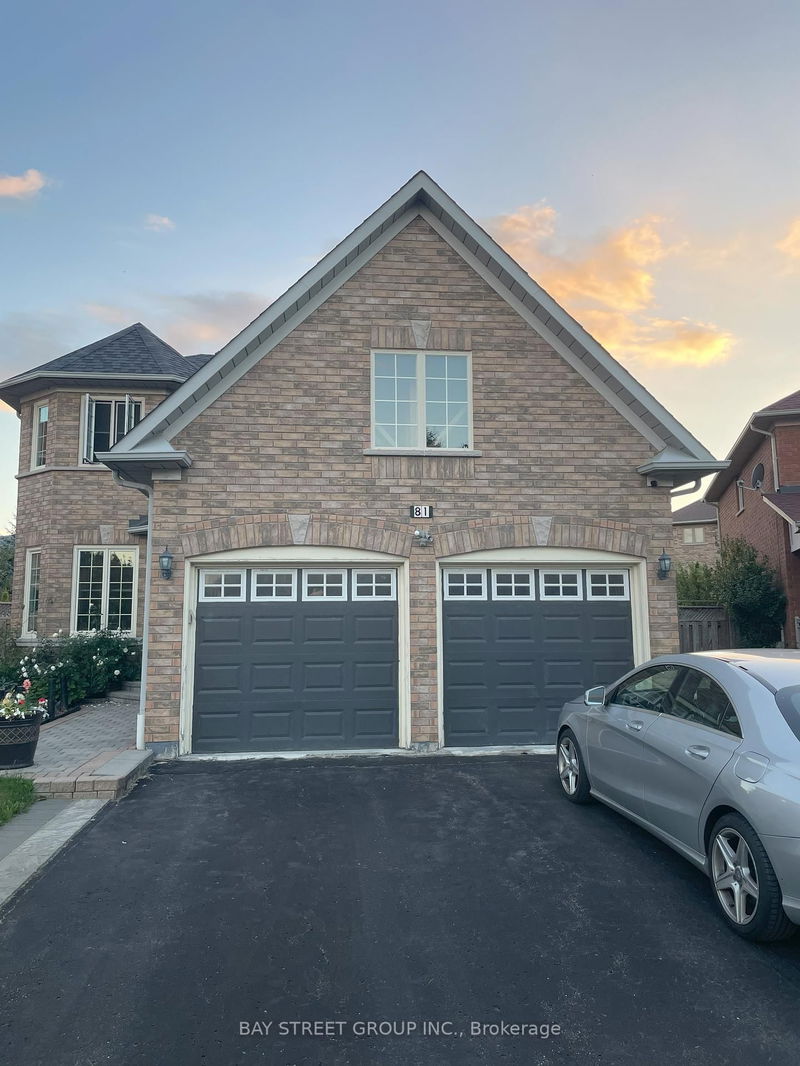 home for lease on Lower-81 Grandlea Crescent
