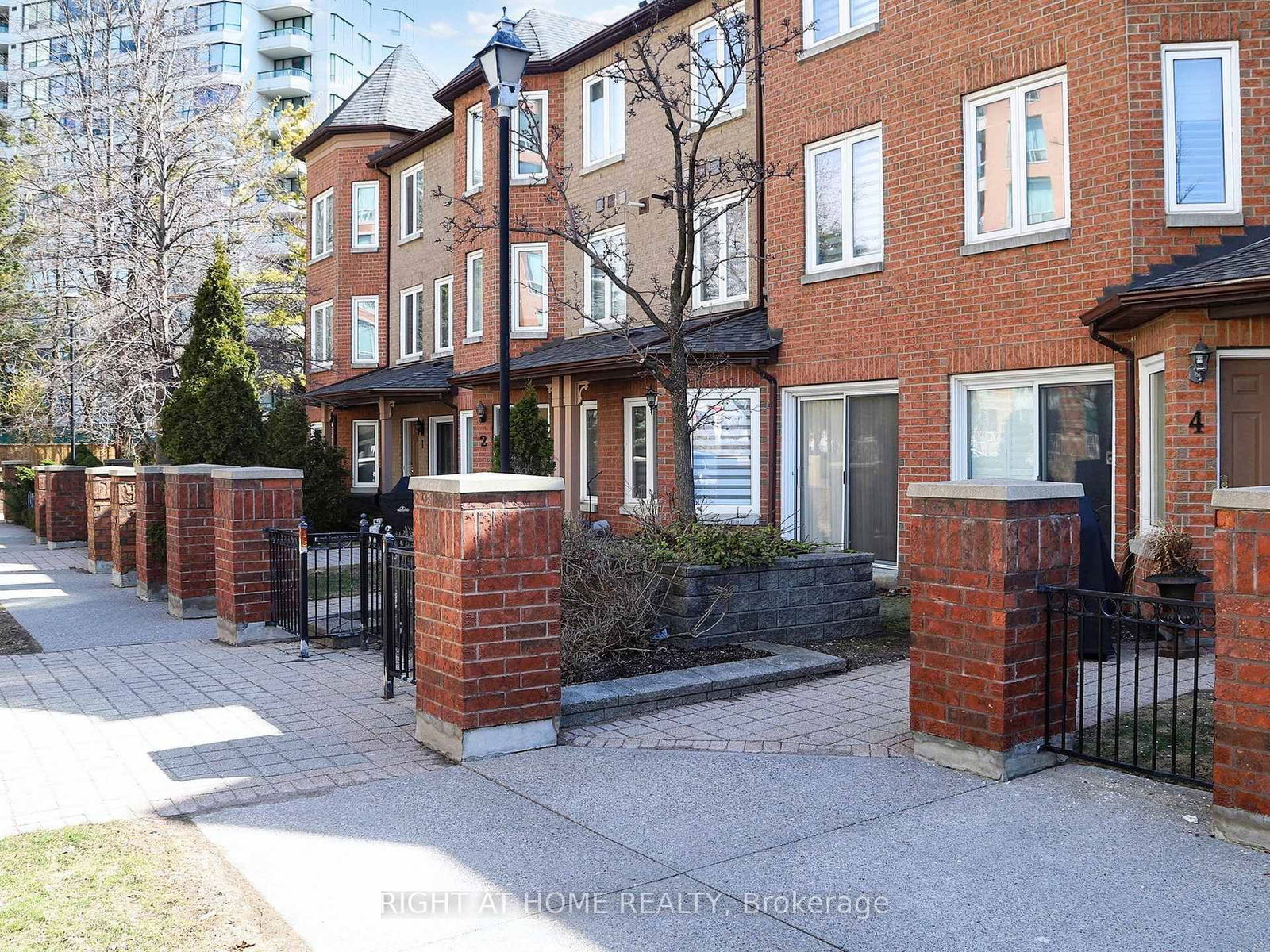 Townhouse sold at 3-735 New Westminster Drive, Vaughan, Brownridge, L4J 7Y9 - MLS: N12074446