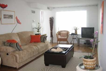 Unit 401 — 23 Oneida Cres, Richmond Hill - Langstaff image-0-0