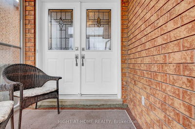 6 Long Point Dr, Richmond Hill - Oak Ridges Lake Wilcox image-0-2