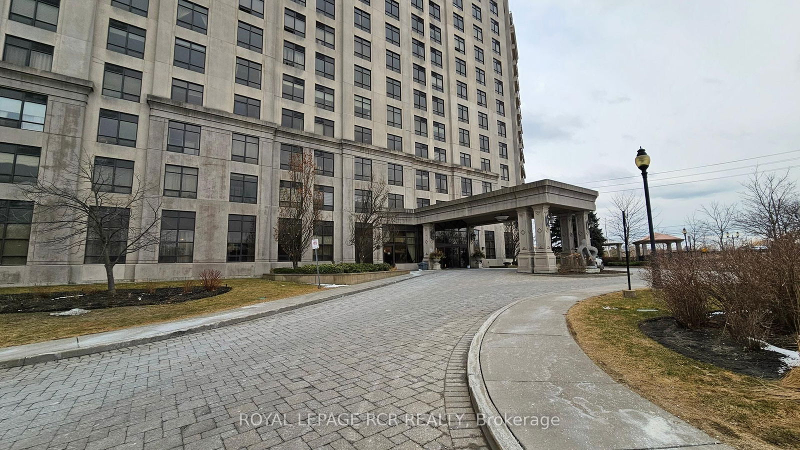 Condo leased at 1404-9235 Jane Street, Vaughan, Maple, L6A 0J8 - MLS: N12075499