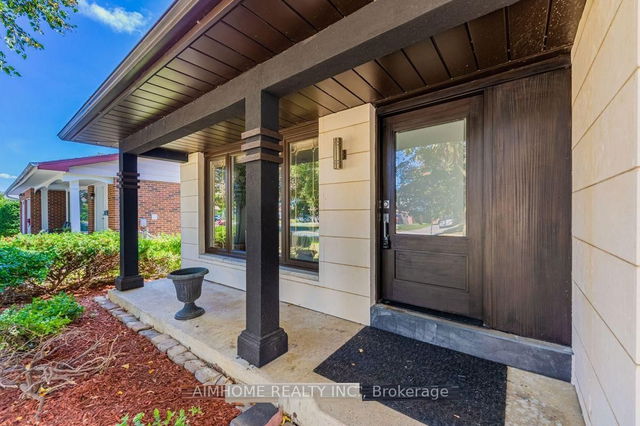 51 Royal Orchard Boulevard