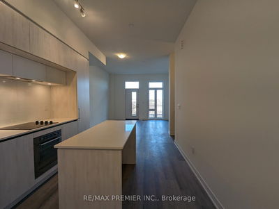 Unit 408 — 11 Steckley House Lane, Richmond Hill - Rural Richmond Hill image-0-3