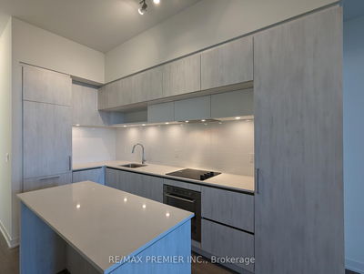 Unit 408 — 11 Steckley House Lane, Richmond Hill - Rural Richmond Hill image-0-4