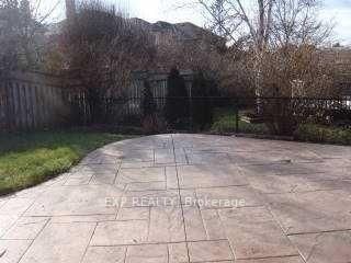 Detached House for lease at 752 College Manor Drive, Newmarket, Gorham-College Manor, L3Y 8G6 - MLS: N12077429