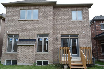 16 Barrow Ave, Bradford West Gwillimbury - Bradford image-0-2