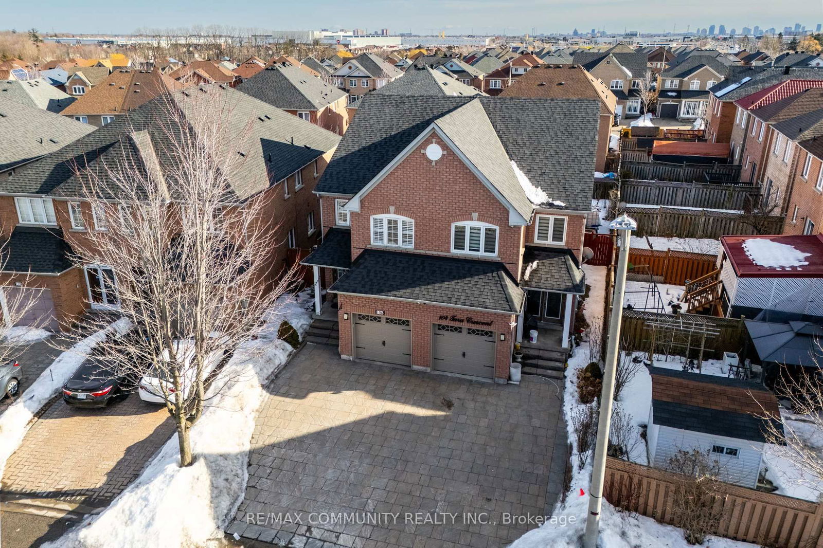 Semi-Detached House sold at 106 Tara Crescent, Markham, Cedarwood, L3S 4S8 - MLS: N12077655