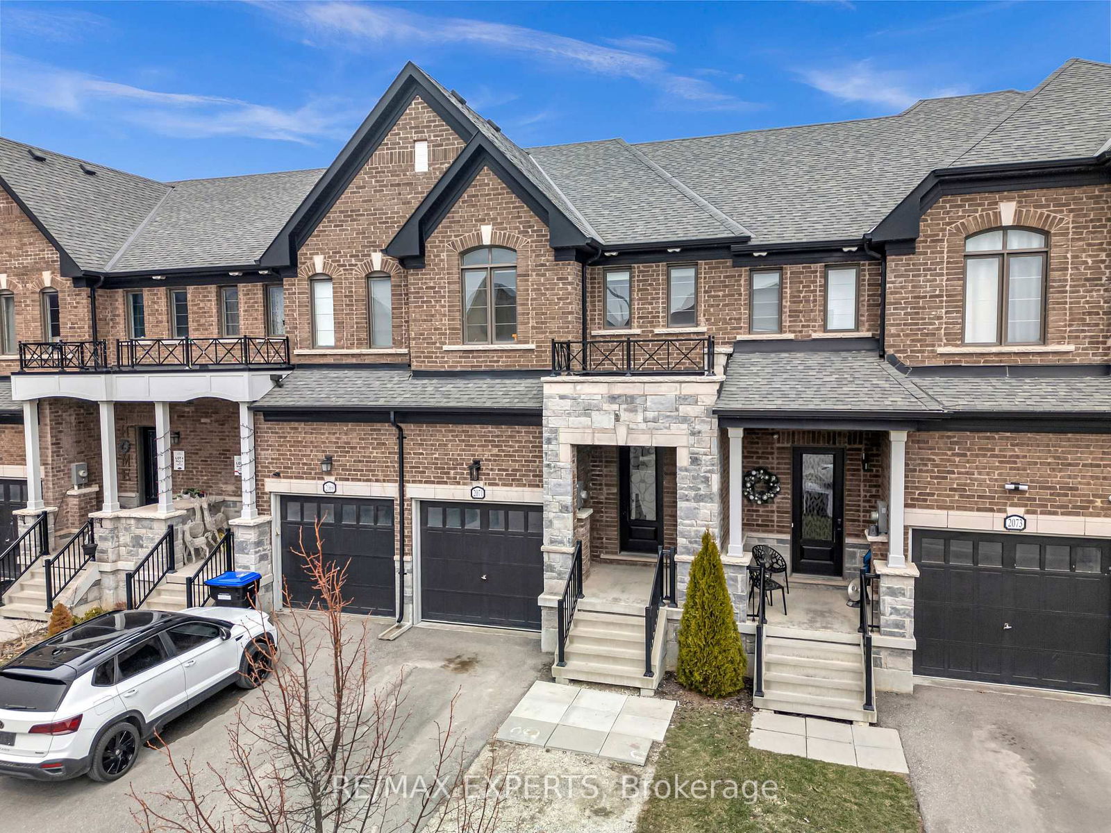 Townhouse sold at 2071 Dale road Road, Innisfil, Alcona, L9S 0J8 - MLS: N12078818