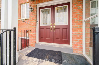163 Sassafras Circ, Vaughan - Patterson image-0-2