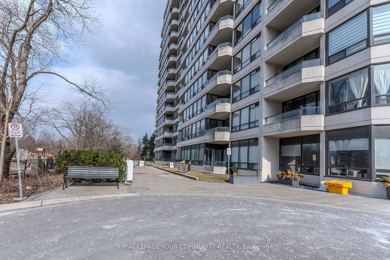 Condo for sale at 1002-8501 Bayview Avenue, Richmond Hill, Doncrest, L4B 3J7 - MLS: N12080303