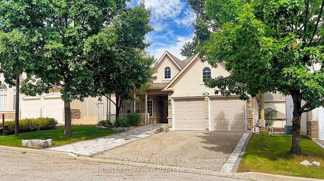 19 Warden Woods Court