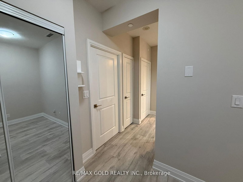 510 - 3700 Highway 7 Rd W, Vaughan, L4L 1A6 | Image 2