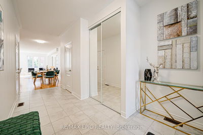 382 William Graham Dr, Aurora - Rural Aurora image-0-2