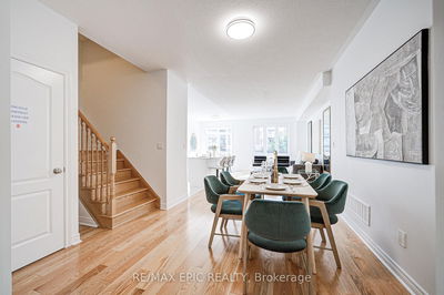382 William Graham Dr, Aurora - Rural Aurora image-0-3
