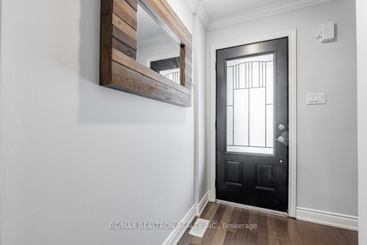 Townhouse sold at 182 Observatory Lane, Richmond Hill, Observatory, L4C 8K7 - MLS: N12080893