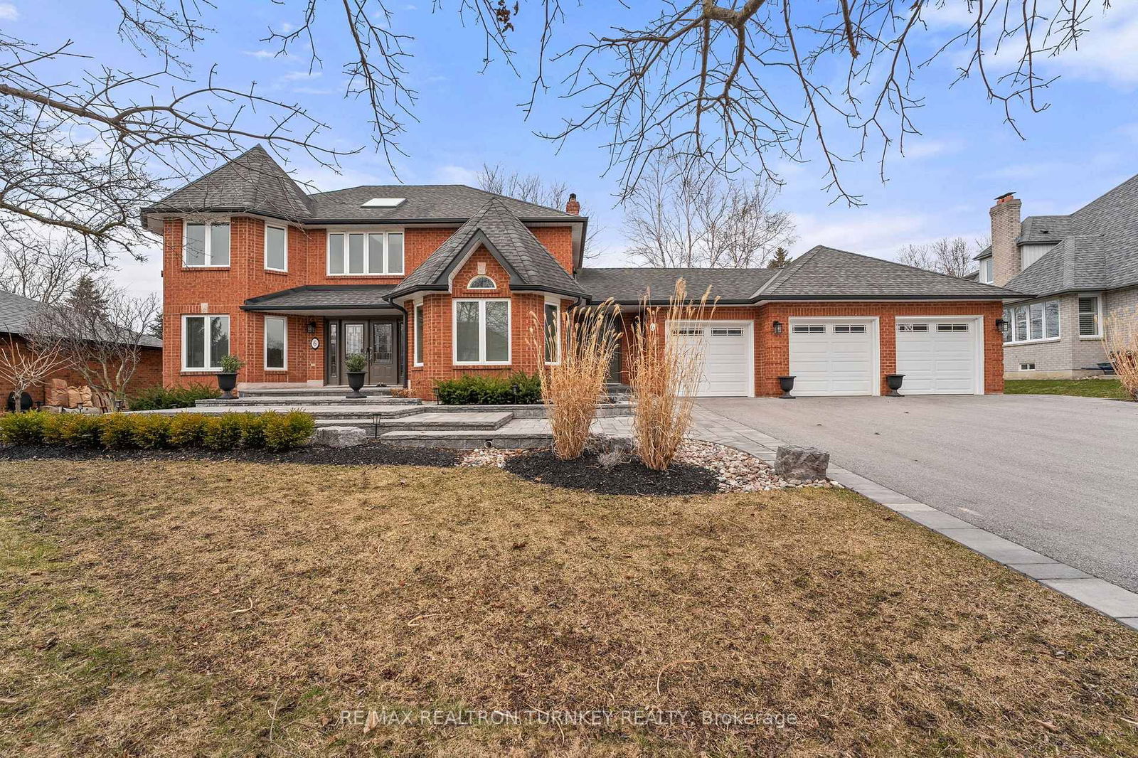 Detached House sold at 6 Jessie Crescent, East Gwillimbury, Sharon, L0G 1V0 - MLS: N12081361