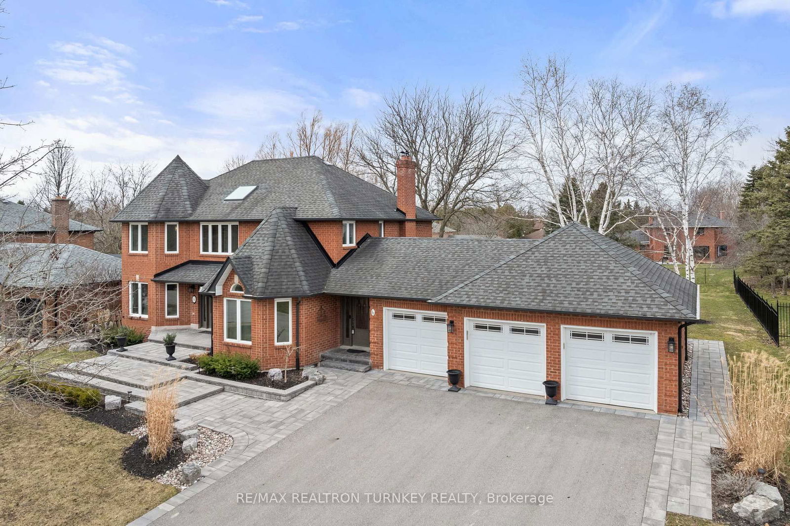 Detached House sold at 6 Jessie Crescent, East Gwillimbury, Sharon, L0G 1V0 - MLS: N12081361