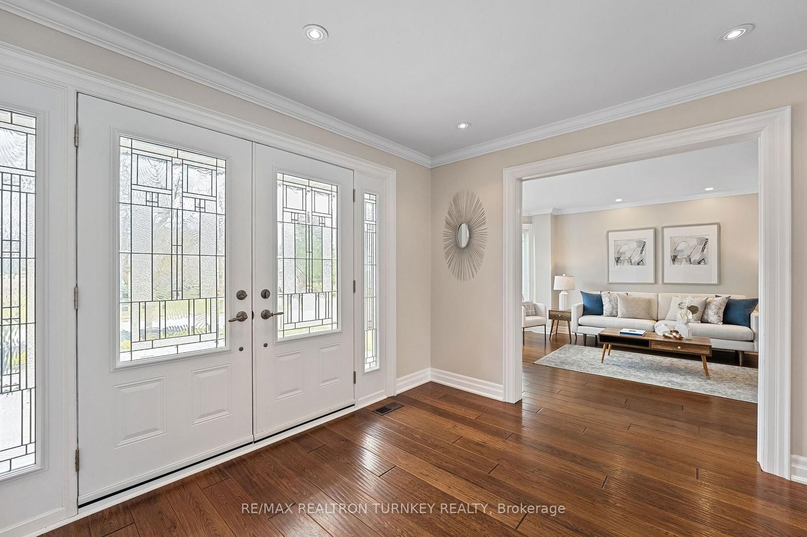 Detached House sold at 6 Jessie Crescent, East Gwillimbury, Sharon, L0G 1V0 - MLS: N12081361