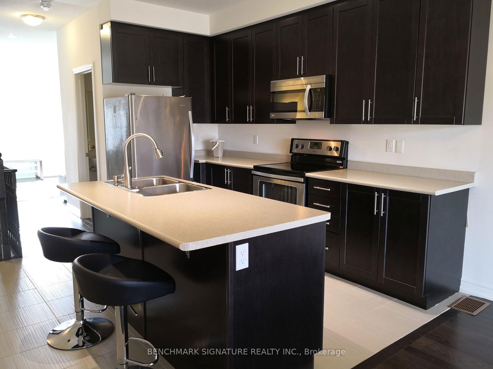 Townhouse for lease at 9355 Kennedy Road, Markham, Berczy, L6C 0W5 - MLS: N12082756