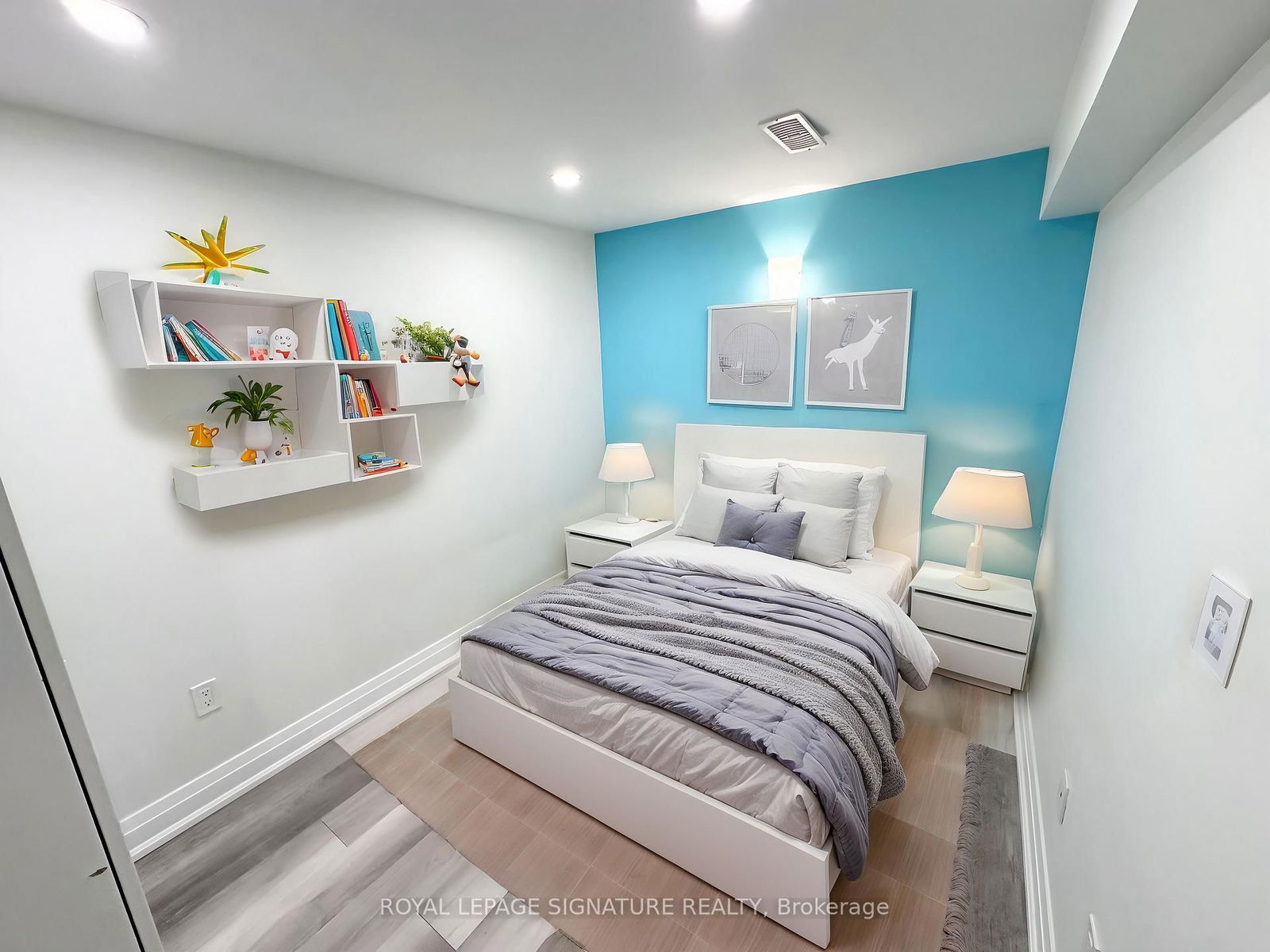 Detached House for lease at 211 Maple Avenue, Richmond Hill, Harding, L4C 2J4 - MLS: N12083825