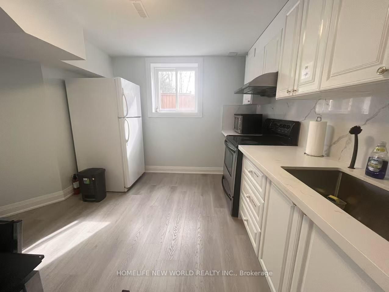 Detached House leased at 160 Berwick Crescent, Richmond Hill, Observatory, L4C 0B4 - MLS: N12083827