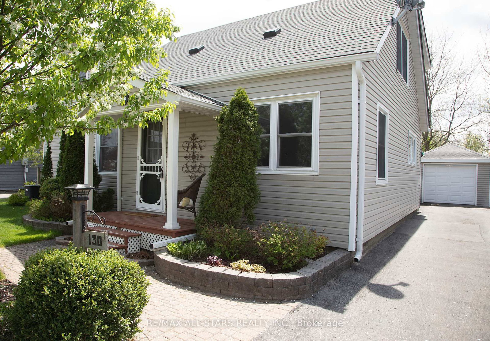 Listing Image 3
