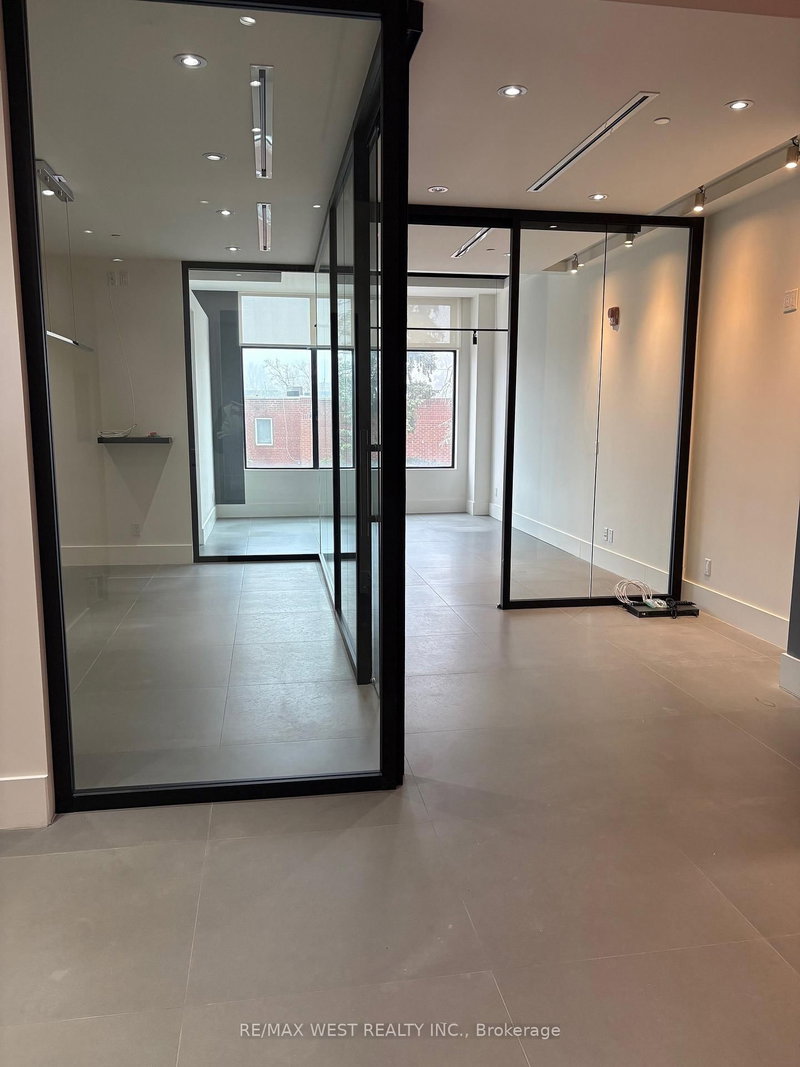 307 - 10376 Yonge St, Richmond Hill, L4C 3B8 | Image 2