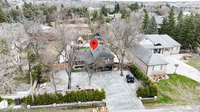 9 Oakcrest Avenue
