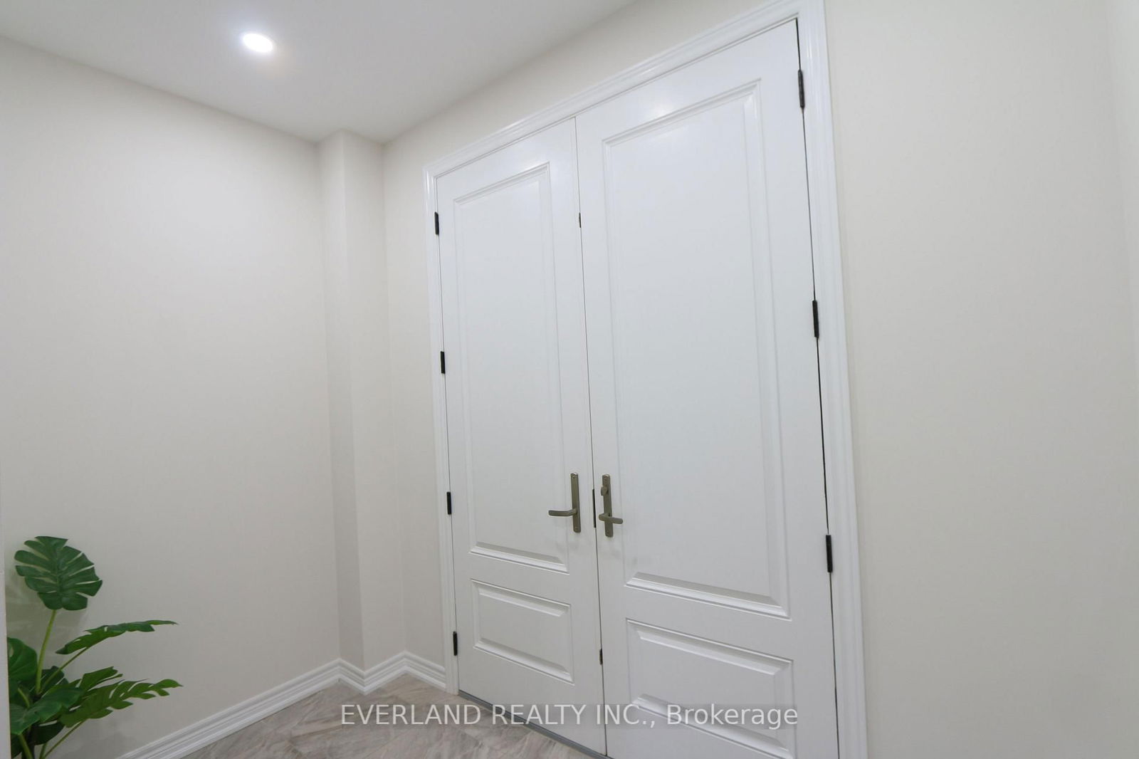 Detached House for sale at 26 Read Street, Aurora, Rural Aurora, L4G 0W8 - MLS: N12086027
